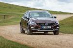 Volvo V60 D3 Cross Country 2015 года (UK)